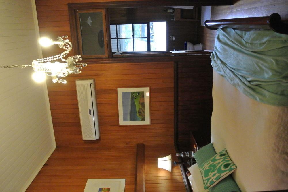 Wiss House Bed & Breakfast Kalbar Экстерьер фото