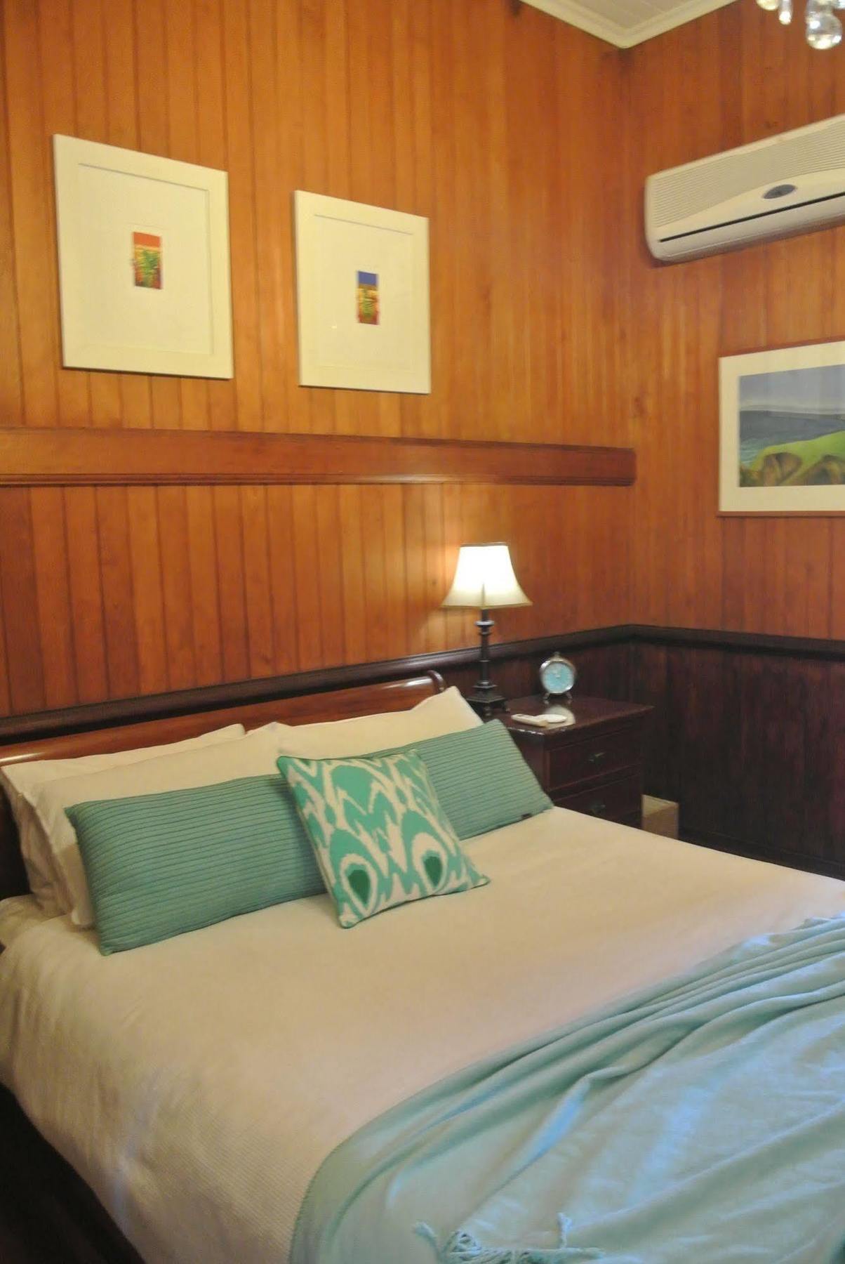 Wiss House Bed & Breakfast Kalbar Экстерьер фото